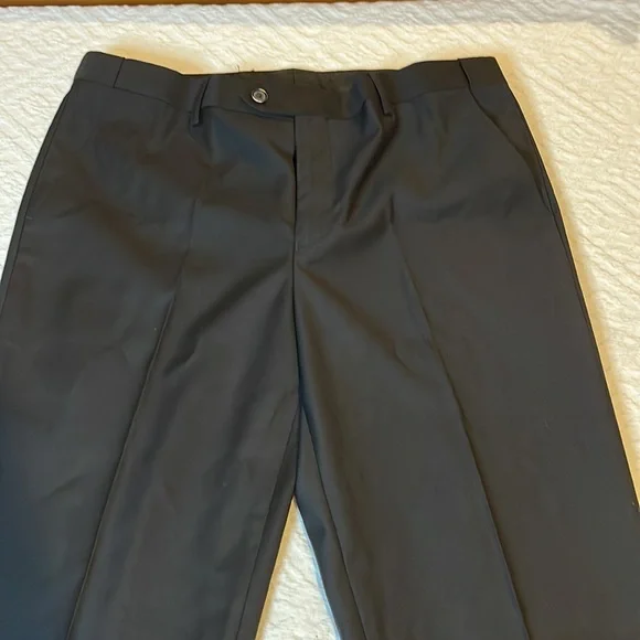Men’s Suit jacket, pants and vest Black Wedding Church Special Occasion Medium